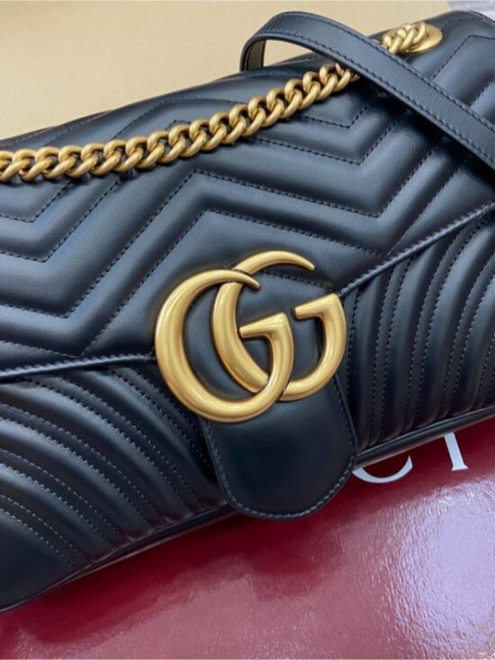Gucci GG Marmont Black Shoulder Bag - Picture 7 of 9